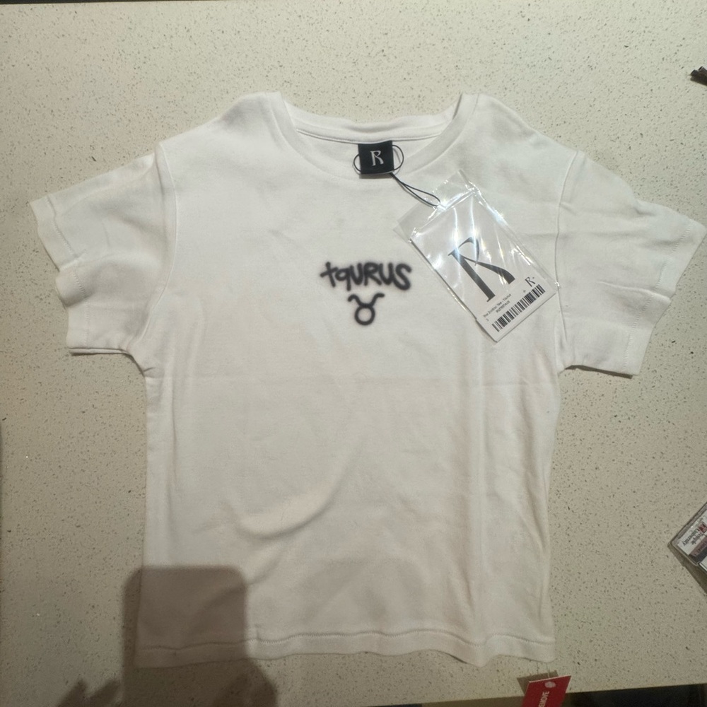 Realisation Par White Taurus T-Shirt